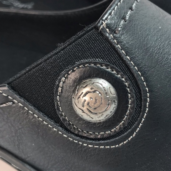 Soft Style Jamila Black Leather Slip on Flat Mules Size 8 Wide - Picture 9 of 11